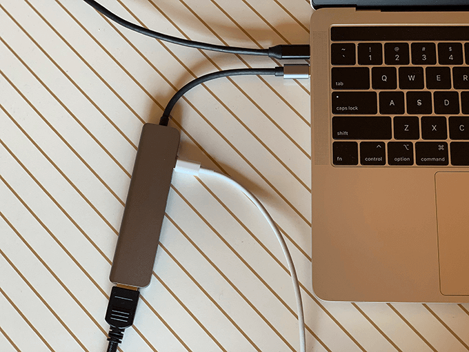 USBハブを使ってMacbook Proをトリプルディスプレイに対応